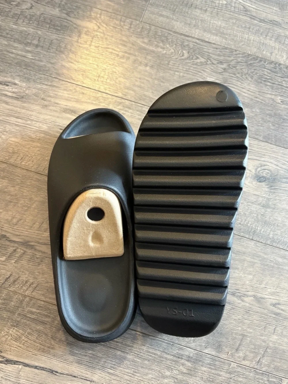 YZY YS01 Black Slides- size 11